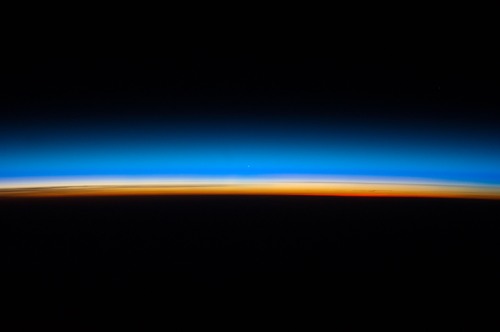 Amanecer visto desde la Estación Espacial Internacional - ElUniversoHoy