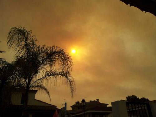 Vista del humo del incendio desde La Eliana - Jorge Aleixandre